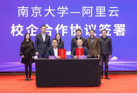 去年上市 4999 元 → 今年清仓 1568 元:云鲸逍遥 001 Pure 机器人国补新低