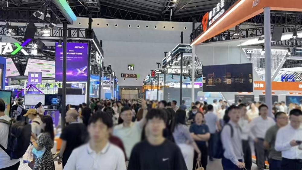 人工智能大会彻底引爆，展区水泄不通，门票炒到2000多，暴走3万步带来最全看点