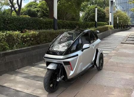 用AI改造传统出行,这家公司推出万元级智能三轮车丨涌现NewThings
